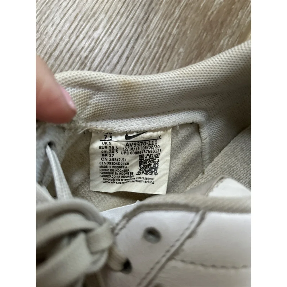 Nike Blazer Low Shoes - Women's Size 7.5 - White Leather - Casual Sneakers AV937